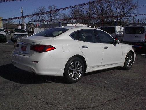 2016 INFINITI Q70 3.7X
