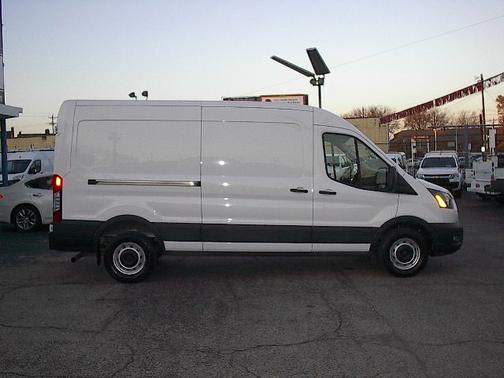 2022 Ford Transit-250 Base