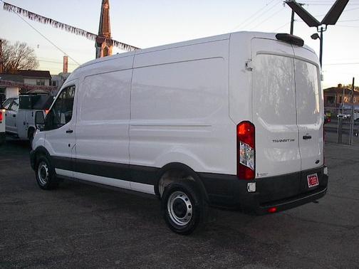 2022 Ford Transit-250 Base