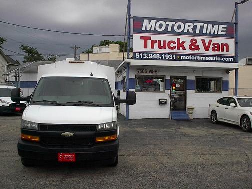SUMMIT WHITE 2019 Chevrolet Express 3500 Work Van