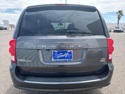 Granite Crystal Clearcoat Metallic 2019 Dodge Grand Caravan SXT