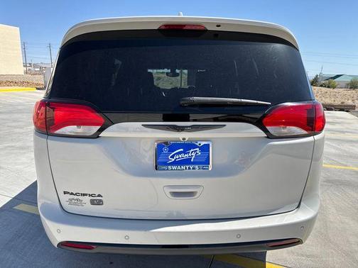 Luxury White Pearlcoat 2020 Chrysler Pacifica Touring-L Plus