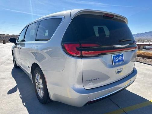 2024 Chrysler Pacifica Touring-L