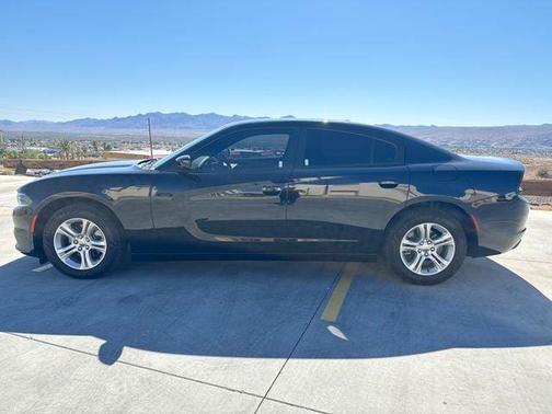 Pitch Black 2021 Dodge Charger SXT