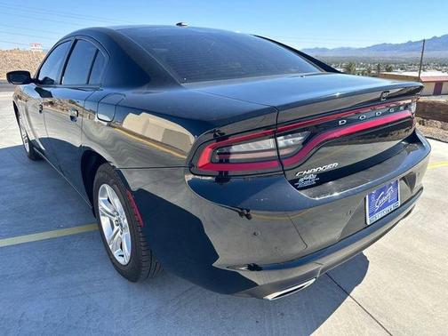 Pitch Black 2021 Dodge Charger SXT
