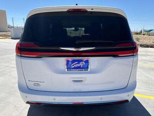 2023 Chrysler Pacifica Touring-L