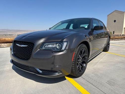 2019 Chrysler 300 Touring