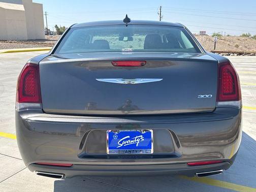 2019 Chrysler 300 Touring