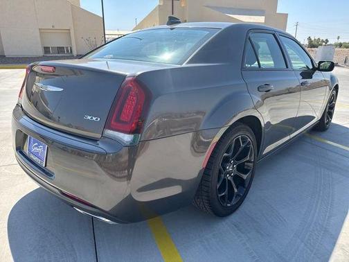 2019 Chrysler 300 Touring
