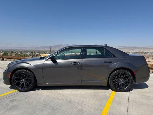 2019 Chrysler 300 Touring