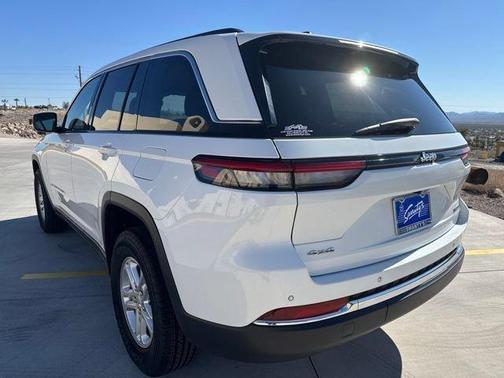 2023 Jeep Grand Cherokee Laredo