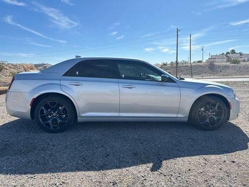 2023 Chrysler 300 Touring