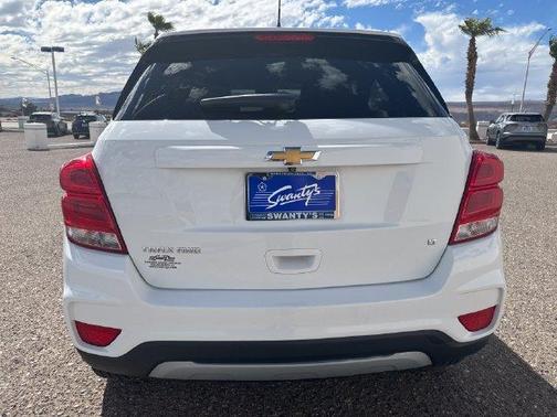 Summit White 2018 Chevrolet Trax LT