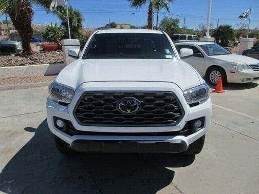 Photo 2 of 20 of 2021 Toyota Tacoma