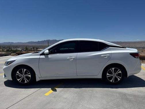 Cloud White 2022 Nissan Sentra SV
