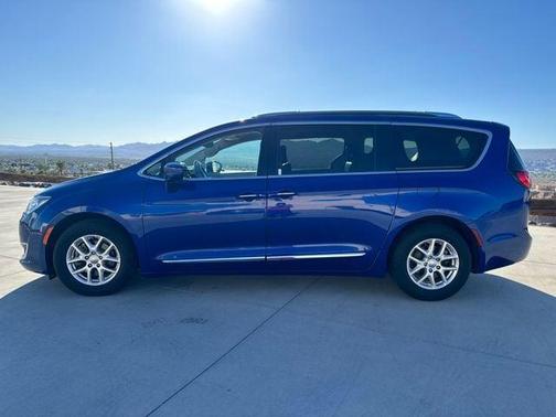 2020 Chrysler Pacifica Touring-L