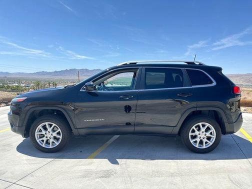 Diamond Black 2018 Jeep Cherokee Latitude Plus