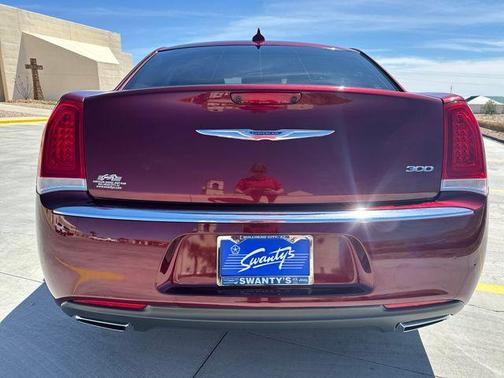 2016 Chrysler 300 Limited