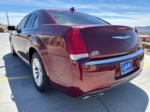 2016 Chrysler 300 Limited