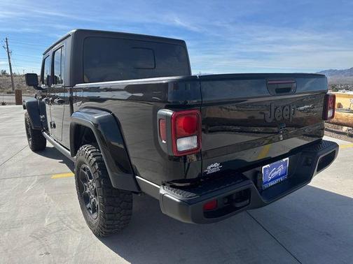 2023 Jeep Gladiator Sport