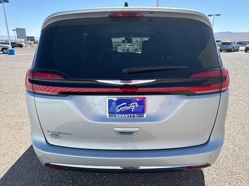Silver Mist 2024 Chrysler Pacifica Touring-L