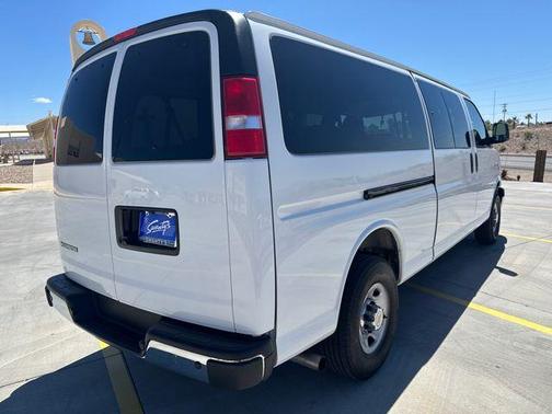Summit White 2025 Chevrolet Express 3500 LT