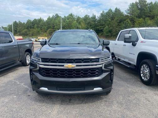 2023 Chevrolet Suburban LS