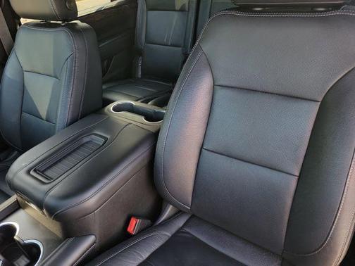 2023 Chevrolet Suburban LS