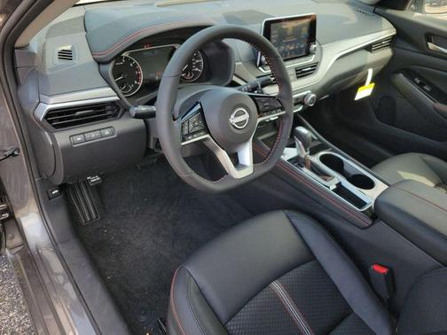 2025 Nissan Altima SR FWD