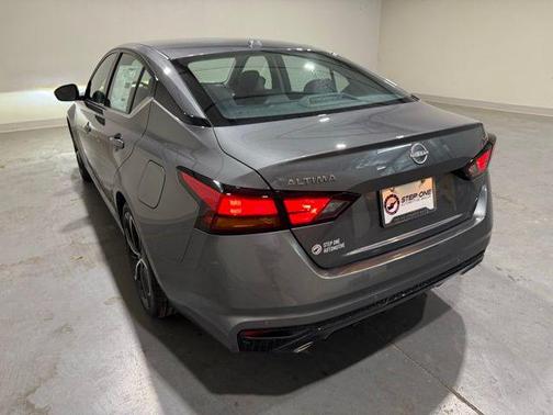 2025 Nissan Altima SR FWD