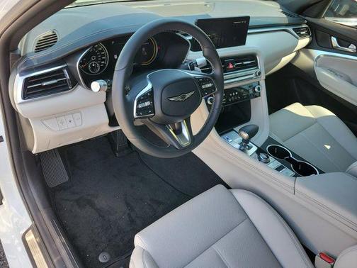 2025 Genesis G70 2.5T RWD