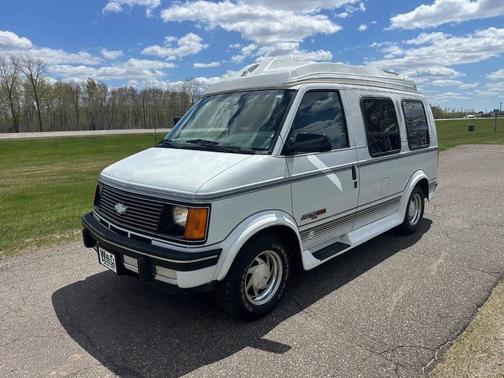 White 1993 Chevrolet Astro Base