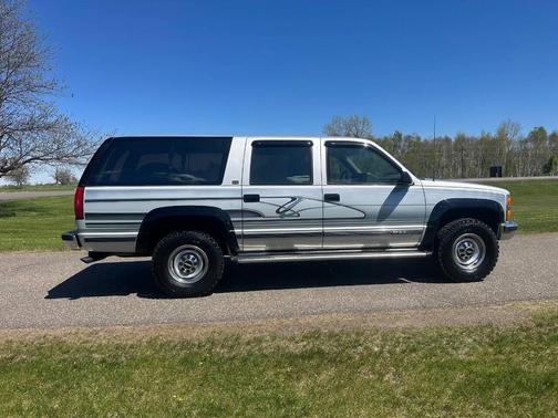 Quicksilver Metallic 1993 Chevrolet Suburban 2500