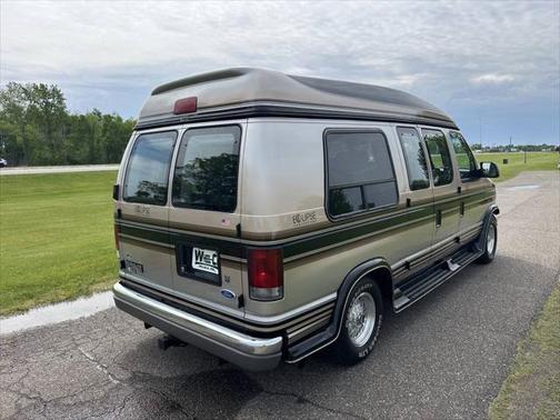 1996 Ford E150 Base