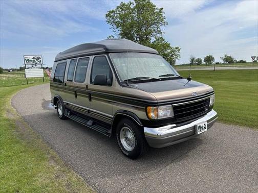 1996 Ford E150 Base