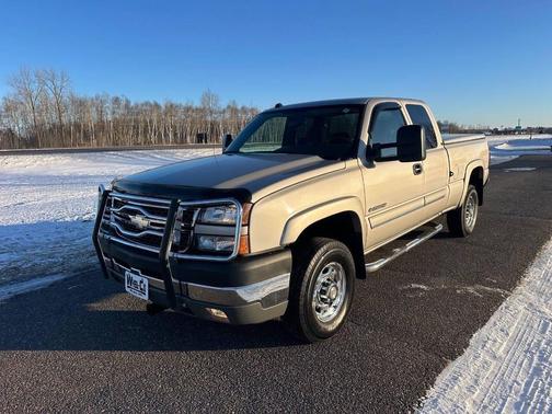 2005 Chevrolet Silverado 2500 LS H/D Extended Cab