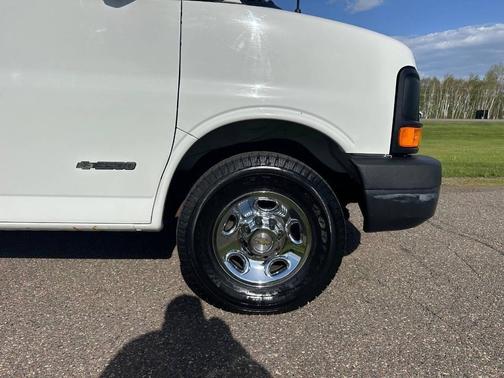 Summit White 2005 Chevrolet Express 3500 Extended Wagon
