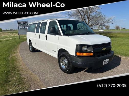 Summit White 2005 Chevrolet Express 3500 Extended Wagon