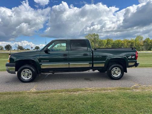 2004 Chevrolet Silverado 2500 LS H/D Crew Cab
