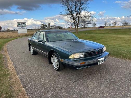 1995 Oldsmobile Eighty-Eight Base 4dr Sedan