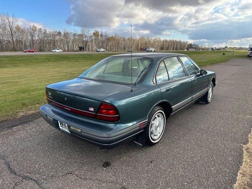 1995 Oldsmobile Eighty-Eight Base 4dr Sedan