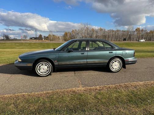 1995 Oldsmobile Eighty-Eight Base 4dr Sedan
