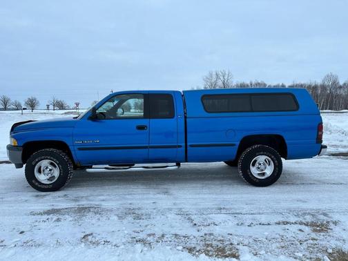 Photo 5 of 32 of 1999 Dodge Ram 1500 Laramie Quad Cab