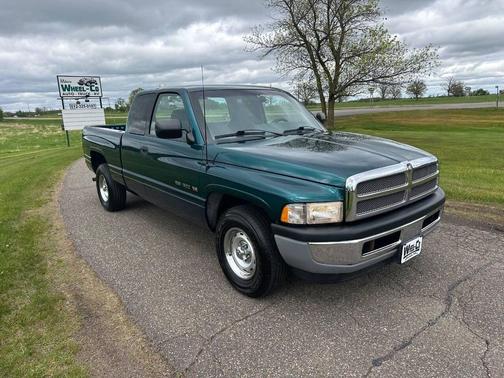 Emerald Green Metallic 1997 Dodge Ram 1500 ST 2dr Extended Cab SB
