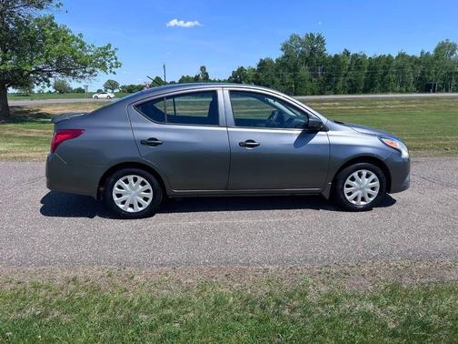 Gun Metallic 2017 Nissan Versa 1.6 S+