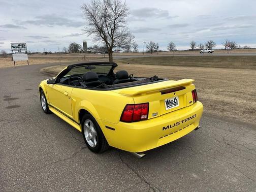 2003 Ford Mustang Deluxe