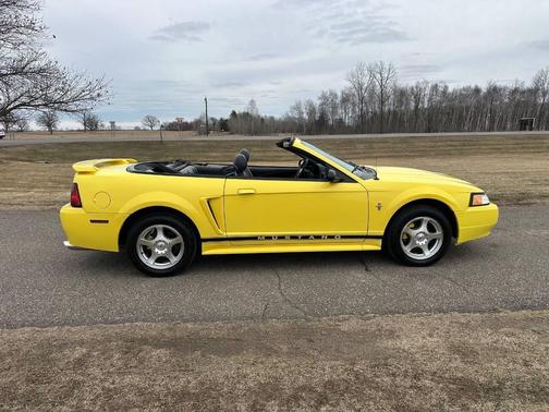2003 Ford Mustang Deluxe