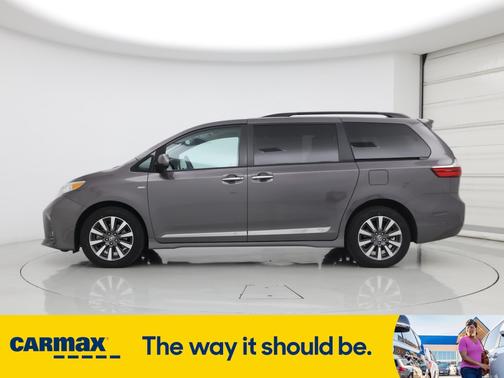 2020 Toyota Sienna XLE