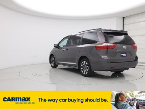 2020 Toyota Sienna XLE