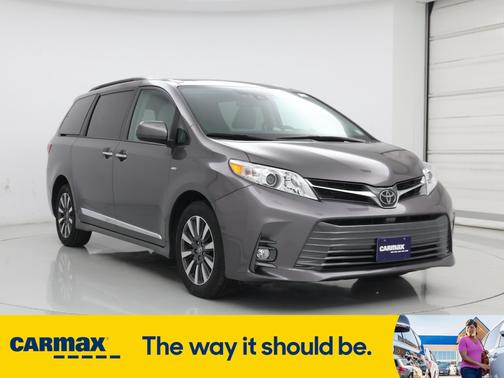 2020 Toyota Sienna XLE